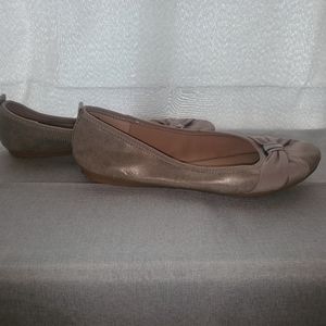 Easy Spirit e360 - tan/gold flats